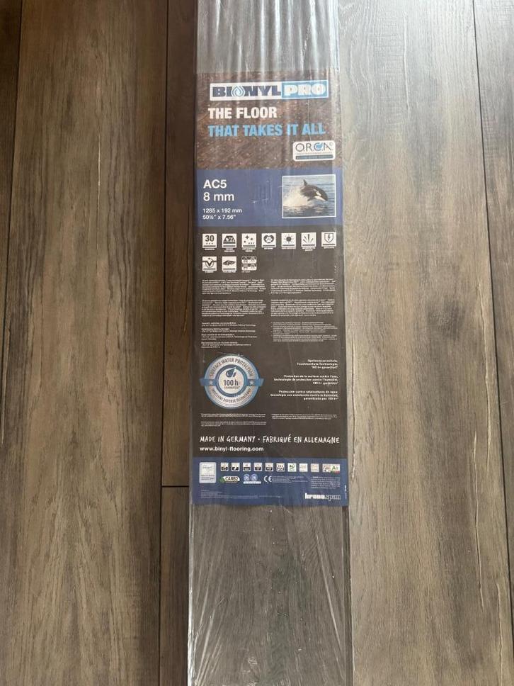 Laminaat Grijs met houtnerf motief waterresistant +/- 7m2, Doe-het-zelf en Bouw, Vloerdelen en Plavuizen, Nieuw, Laminaat, Hout