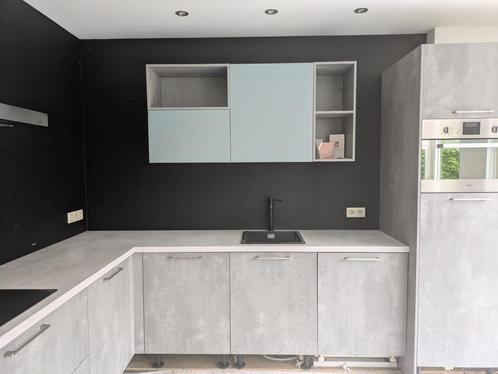 Moderne Hoekkeuken in Betongrijs – Compleet GEDEMONTEERD, Huis en Inrichting, Keuken | Complete keukens, Zo goed als nieuw, Hoekkeuken