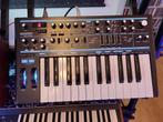 Novation Bass Station II + Decksaver...ALS NIEUW...!, Muziek en Instrumenten, Synthesizers, Novation, Zo goed als nieuw, Met midi-aansluiting