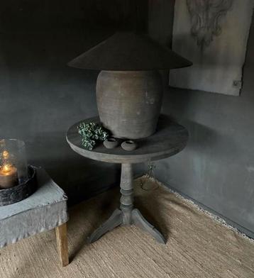 Wijntafel met kruiklamp Aura Peeperkorn  beschikbaar voor biedingen