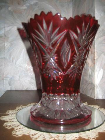 Rode kristallen vaas