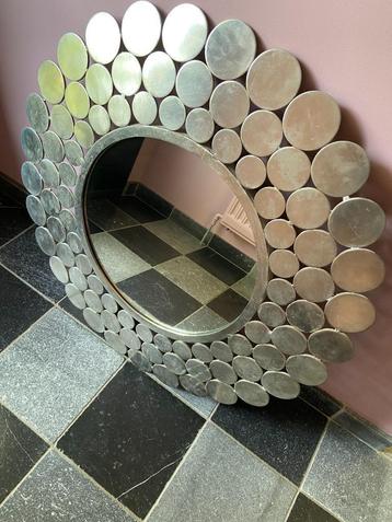 miroir beschikbaar voor biedingen