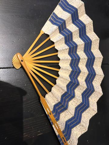 Vintage Japanse vouwventilator — bamboe en papier beschikbaar voor biedingen