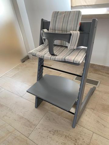EETSTOEL, STOKKE TRIPP TRAPP incl. babyset (nieuwstaat) beschikbaar voor biedingen