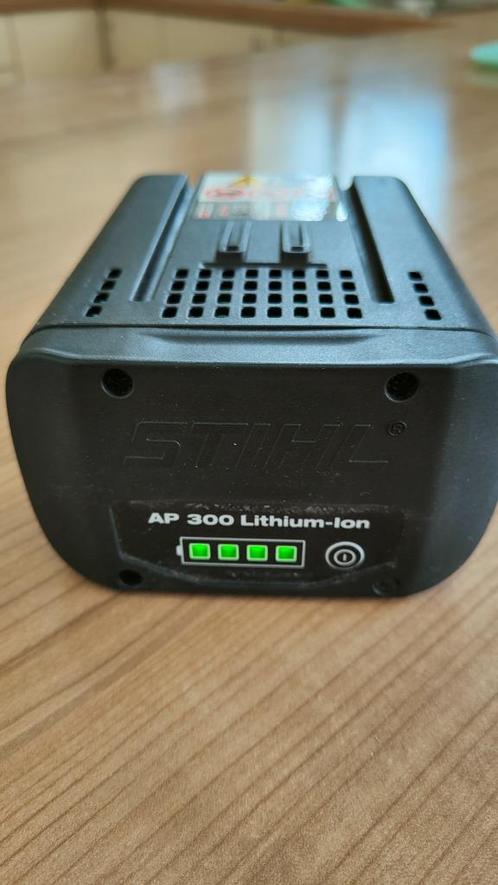 STIHL Accu Baterij AP300 Li-Ion in goed werkende staat!, Tuin en Terras, Overige Tuin en Terras, Gebruikt, Ophalen of Verzenden