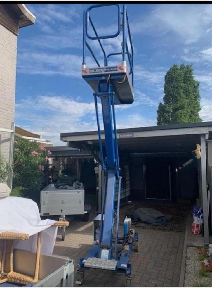  Steiger Hoogtewerker powertower lift perfecte staat werkhoo, Zakelijke goederen, Machines en Bouw | Liften, Steigers en Ladders