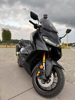 Tmax 560 Tech Max Zwart 2024, Motoren, Handvatverwarming, 560 cc, Particulier, Meer dan 35 kW