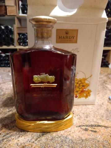 COGNAC HARDY - NOCES D'OR - GRANDE CHAMPAGNE, Pleine, Comme neuf, Enlèvement, Autres types