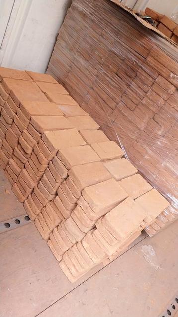 Briques refractaires et sole alimentaire refractaires  beschikbaar voor biedingen