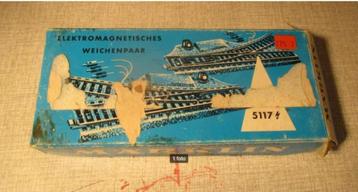 Interrupteurs à rails M droit et gauche de l'échelle H0 Märk, Enlèvement ou Envoi, Comme neuf, Rails, Märklin
