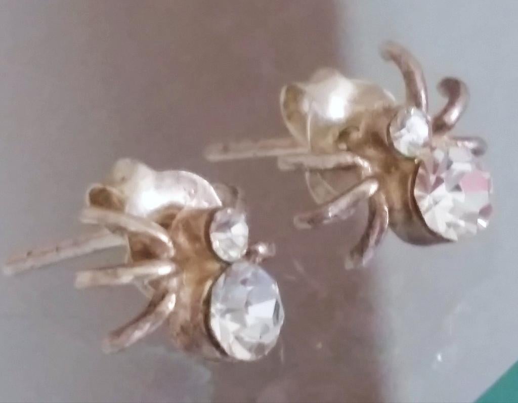 Jolies boucles d'oreilles anciennes., Collections, Pièces de caddie, Envoi