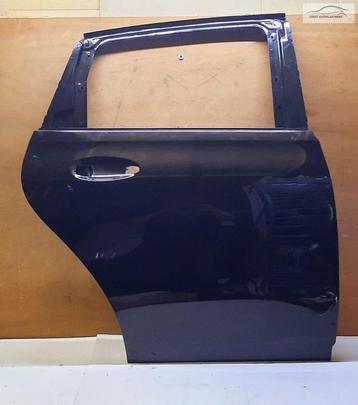 Portier deur rechtsachter Mercedes B-Klasse W247 A2477321400 beschikbaar voor biedingen
