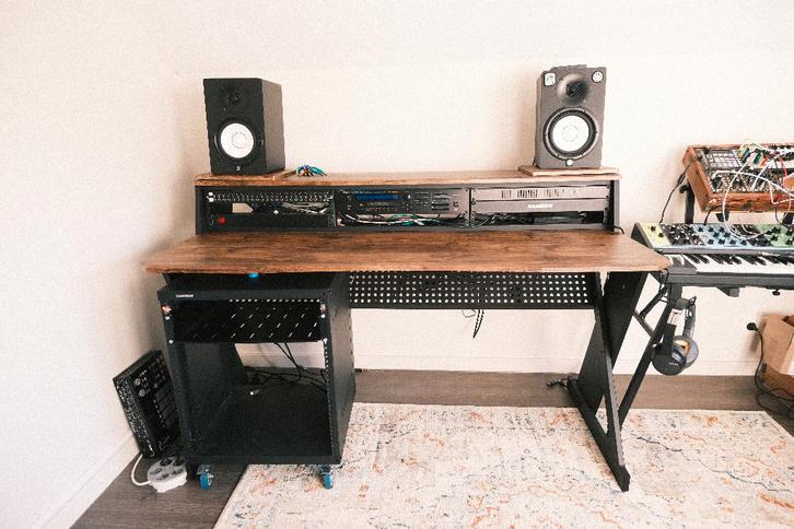 Studio bureau Thomann, Huis en Inrichting, Bureaus, Zo goed als nieuw, Bureau, In hoogte verstelbaar, Ophalen