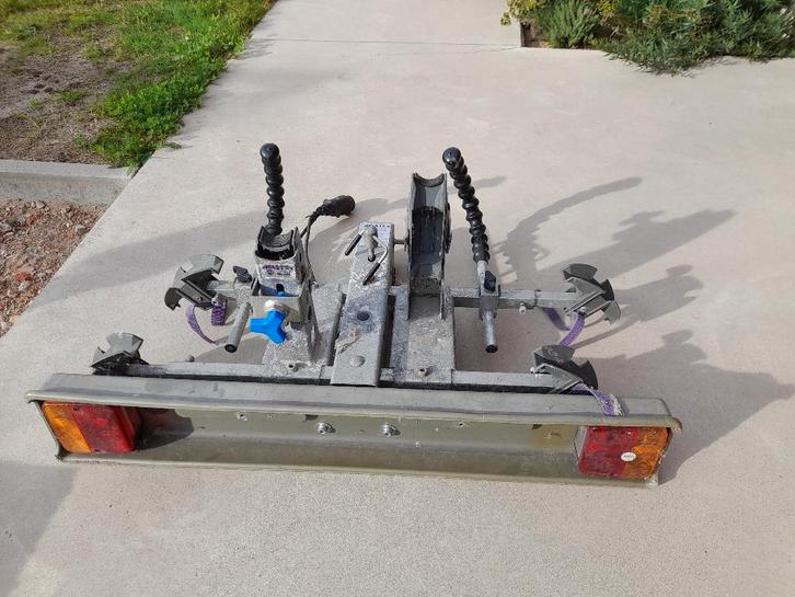 Twee fietsendragers: Twinny load en Master load, Auto diversen, Fietsendragers, Gebruikt, Trekhaakdrager, 2 fietsen, Ophalen