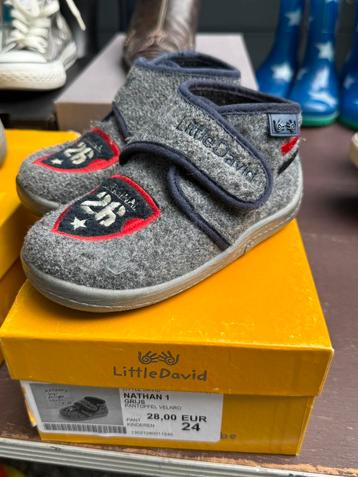 Vilten kinderpantoffels maat 24 beschikbaar voor biedingen