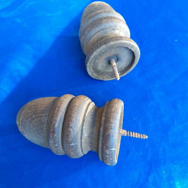 Vintage houten gordijnroedes, sierdoppen en steunen., Antiquités & Art, Antiquités | Outils & Instruments, Enlèvement ou Envoi