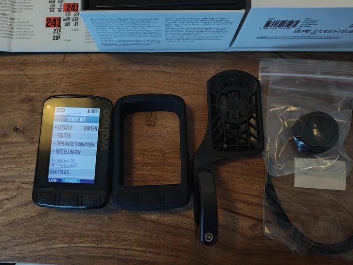 Wahoo elemnt V2 roam gps, Fietsen en Brommers, Fietsaccessoires | Fietscomputers, Nieuw, GPS, Ophalen of Verzenden