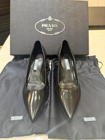 Prada hakken beschikbaar voor biedingen