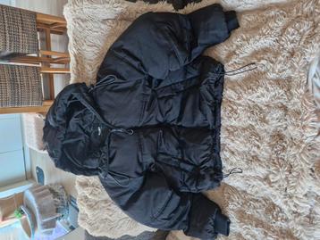 PULL&BEAR gewatteerde puffer-jacket met capuchon zwart beschikbaar voor biedingen