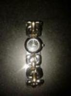 Montre femme jpc bracelet metallique petite pierre, Bijoux, Sacs & Beauté, Utilisé, Enlèvement ou Envoi