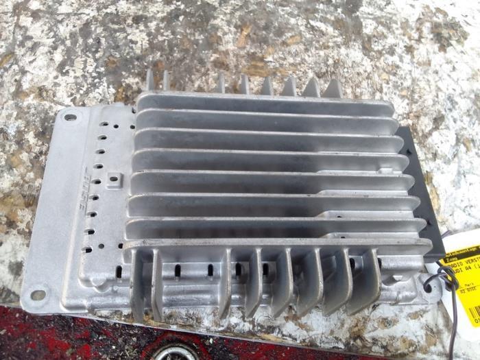 Radio versterker van een Audi A4, Auto-onderdelen, Elektronica en Kabels, Audi, Gebruikt, 3 maanden garantie, Ophalen of Verzenden