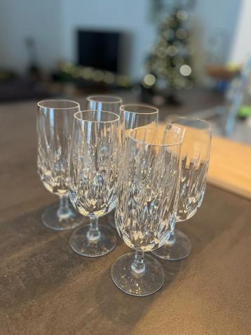 Set 6 kristallen champagne glazen beschikbaar voor biedingen