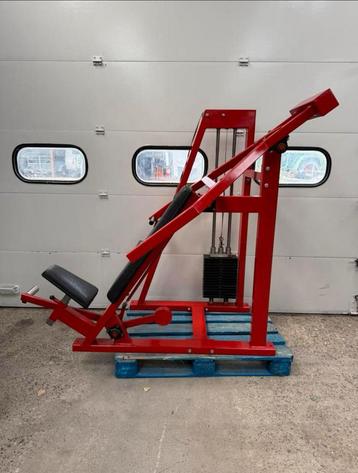 Schnell incline chestpress / chest / brust machine beschikbaar voor biedingen