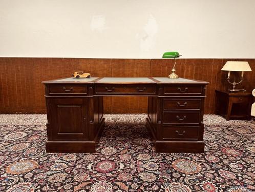 Klassiek Engels Chesterfield Bureau Partnerdesk, Antiek en Kunst, Antiek | Kantoor en Zakelijk, Ophalen of Verzenden