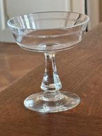 26 coupes en cristal, Enlèvement