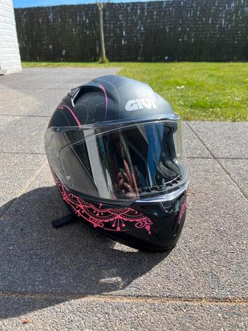 Motorhelm Givi beschikbaar voor biedingen