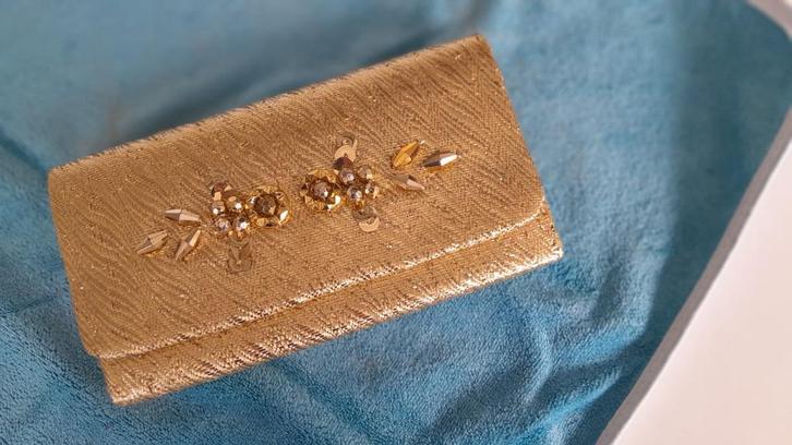 Handtasje  (ceremonie)  goudkleurig, Handtassen en Accessoires, Tassen | Schoudertassen, Zo goed als nieuw, Goud, Ophalen of Verzenden