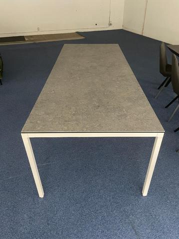 Eettafel ARESTA/BRISE keramiek, verlengbaar L260cm x B100cm beschikbaar voor biedingen