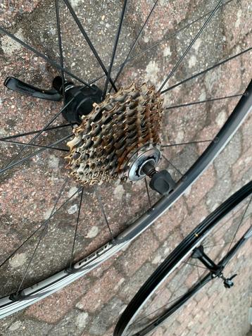 Koerswielen 10 speed beschikbaar voor biedingen