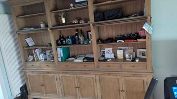 boekenkast, tv kast, salontafel  beschikbaar voor biedingen