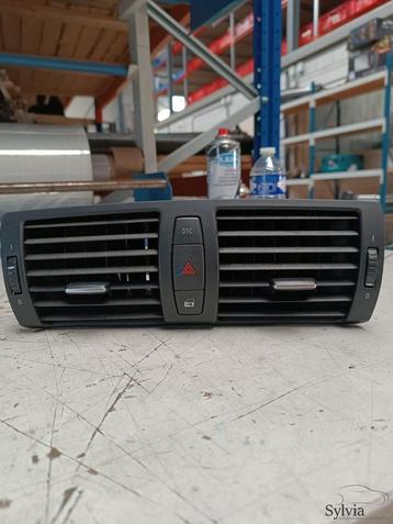 Luchtrooster ventilatie Dashboard midden BMW 1 Serie E87 642 beschikbaar voor biedingen