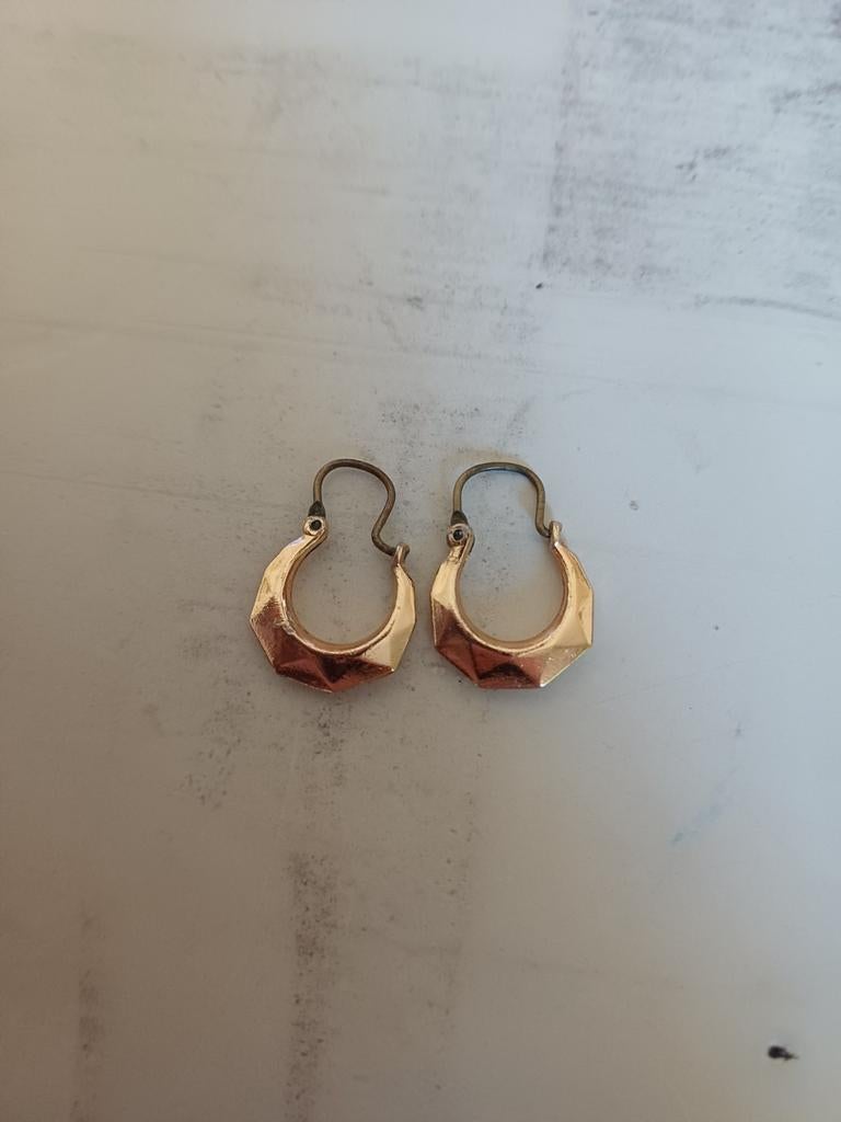 Petite paires de boucles d'oreilles plaqué or ., Bijoux, Sacs & Beauté, Boucles d'oreilles, Enlèvement ou Envoi, Or, Or