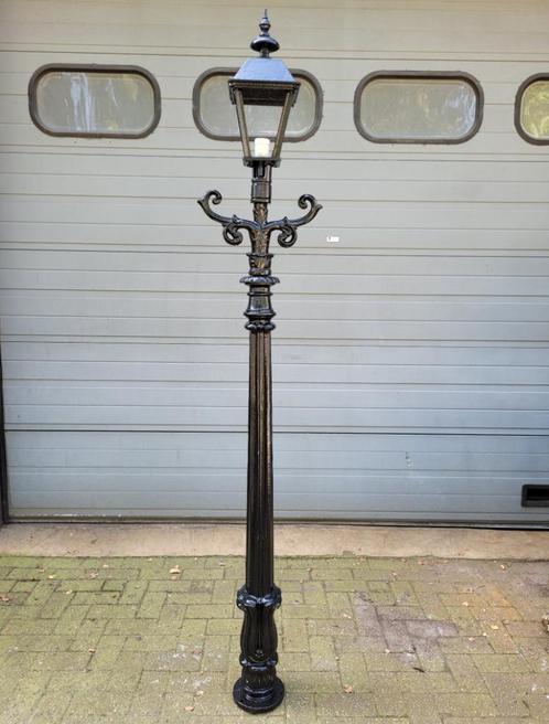 Gietijzeren lantaarnpaal Parijs met gietijzeren vierkant kap, Antiek en Kunst, Antiek | Verlichting, Ophalen of Verzenden