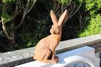 Roestig gietijzeren beeld van een haas., Tuin en Terras, Ophalen of Verzenden, Nieuw, Metaal, Dierenbeeld