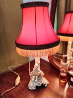 lampe de table en porcelaine avec capuchon en soie rouge et, Antiquités & Art, Enlèvement ou Envoi