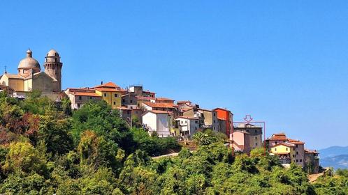 Charmante woning (245m2) te koop in Italië (Ortonovo), Immo, Buitenland, Italië, Woonhuis, Dorp