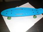 Skate Board Play Fun, bodem blauw, wielen groen, 4x2 lagers, Ophalen of Verzenden, Gebruikt