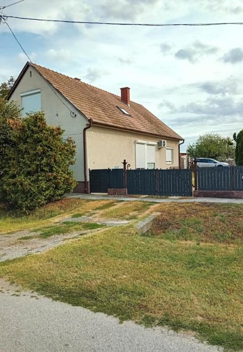 Prachtige ruime gezinswoning in zonovergoten Zuid Hongarije, Immo, Buitenland, Dorp