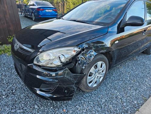 Hyundai i30 2008 accidentée et bruit moteur, Auto diversen, Ongevalwagen, Benzine, Ophalen