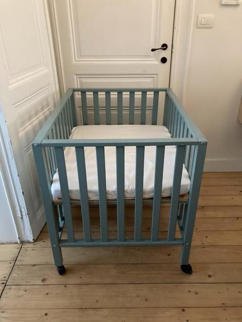 Babypark Childhome met matras en hoeslaken, Kinderen en Baby's, Babyparken, Gebruikt, Wieltjes, Ophalen