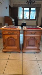 Tables de chevet classiques en chêne (lot de 2), Enlèvement, Comme neuf