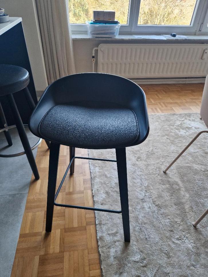 Tabouret de bar (2x) HAY AAS32 65cm + coussin (zgan), Maison & Meubles, Tabourets de bar, Comme neuf, 60 à 90 cm, Bois, Métal