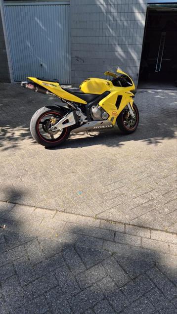 Honda cbr 600 rr 2003 beschikbaar voor biedingen