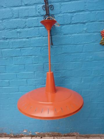 Suspension UFO par Louis Kalff, Enlèvement