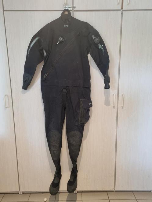 Droogpak + onderpak BARE Aquatrek (vrouw), Watersport en Boten, Duiken, Gebruikt, Duikpak, Ophalen