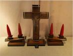 Belle croix ancienne en bois avec 2 bougeoirs assortis, Enlèvement ou Envoi